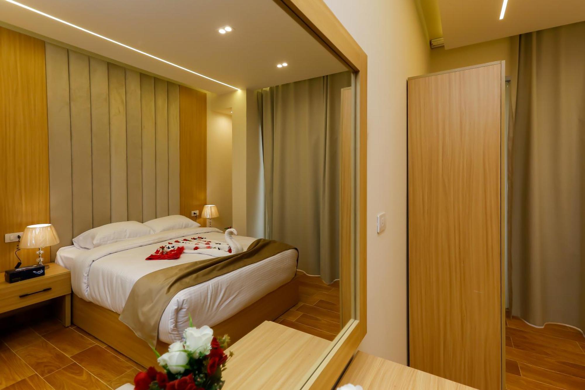 Rizk Pyramids View Hotel Kafret el-Gabal Esterno foto