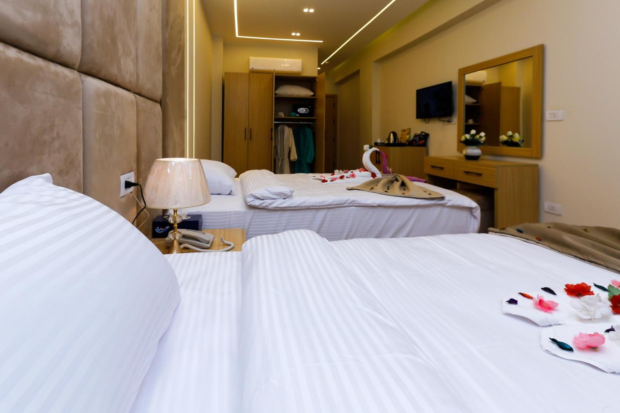 Rizk Pyramids View Hotel Kafret el-Gabal Esterno foto