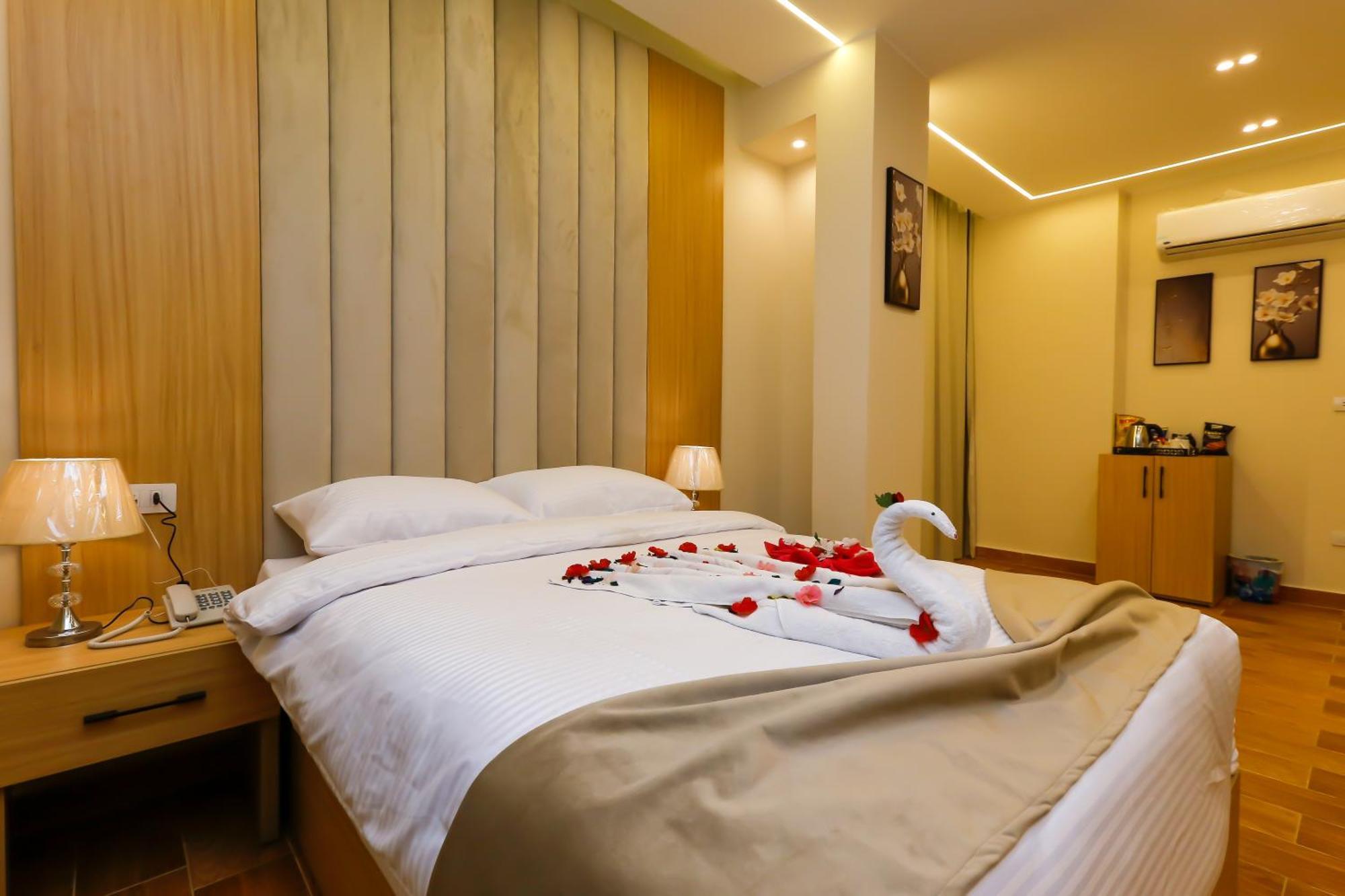Rizk Pyramids View Hotel Kafret el-Gabal Esterno foto